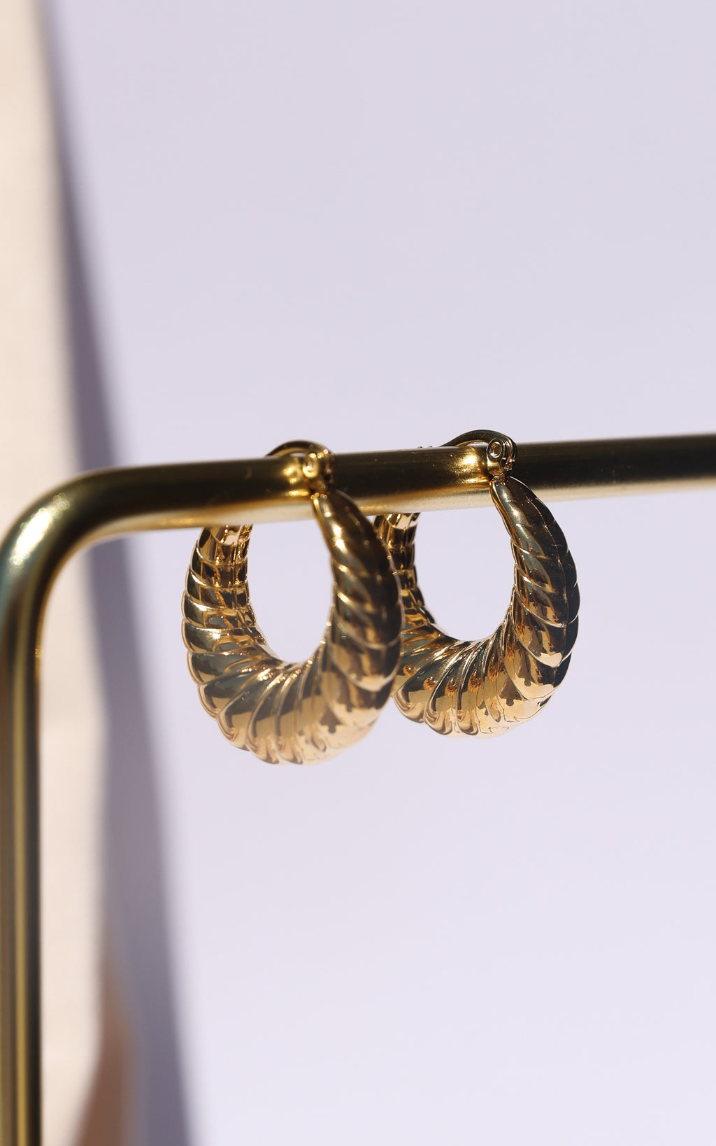 Allyra Hoop Earrings - Gold Twist U