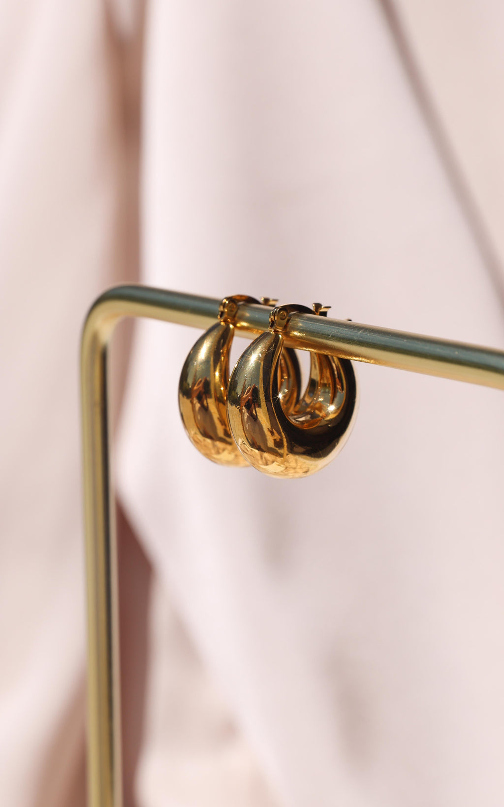 Alvina Hoop Earrings - Gold Bubble U