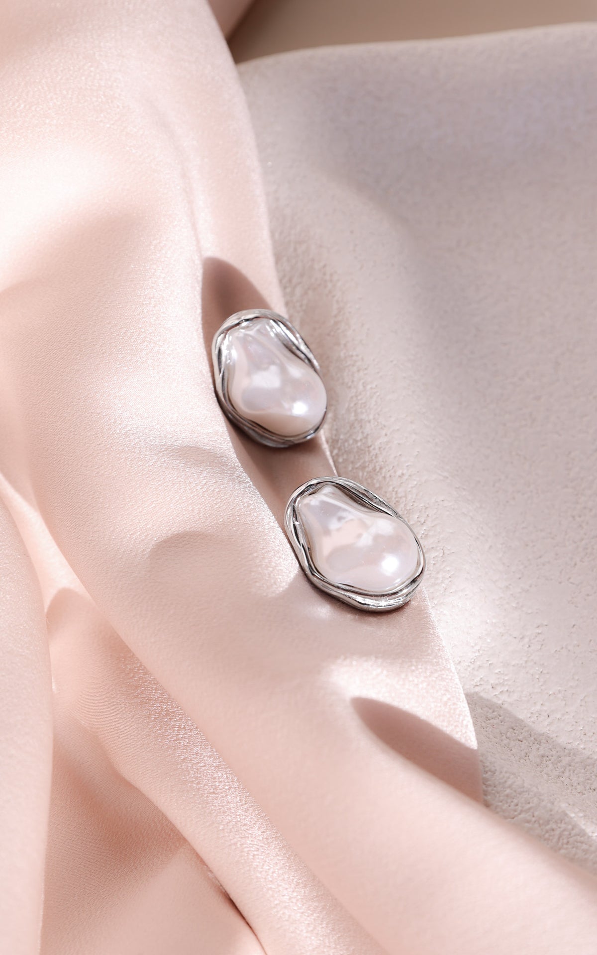 Annalisa Stud Earrings - Silver Abstract Pearl