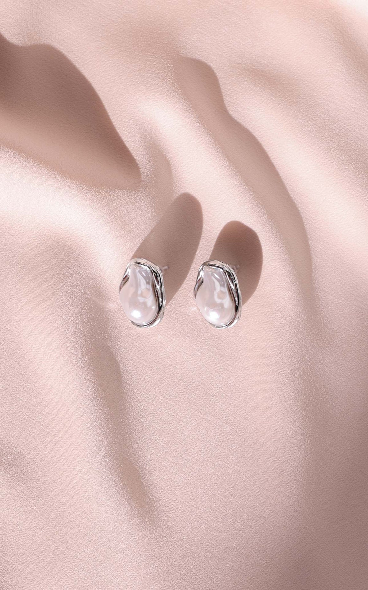 Annalisa Stud Earrings - Silver Abstract Pearl