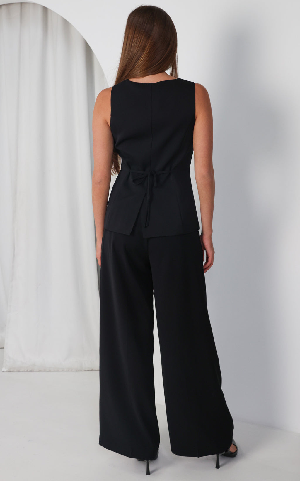 Carson Vest Top - Black