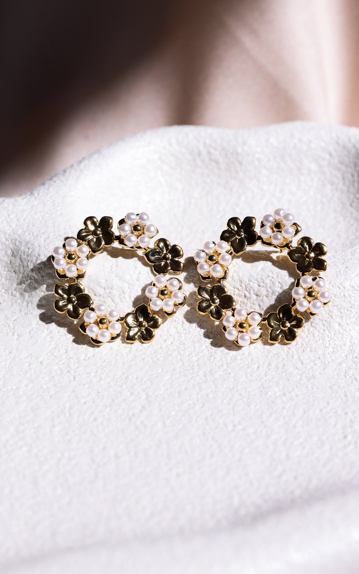 Daisy Stud Earrings - Gold Wreath Flower