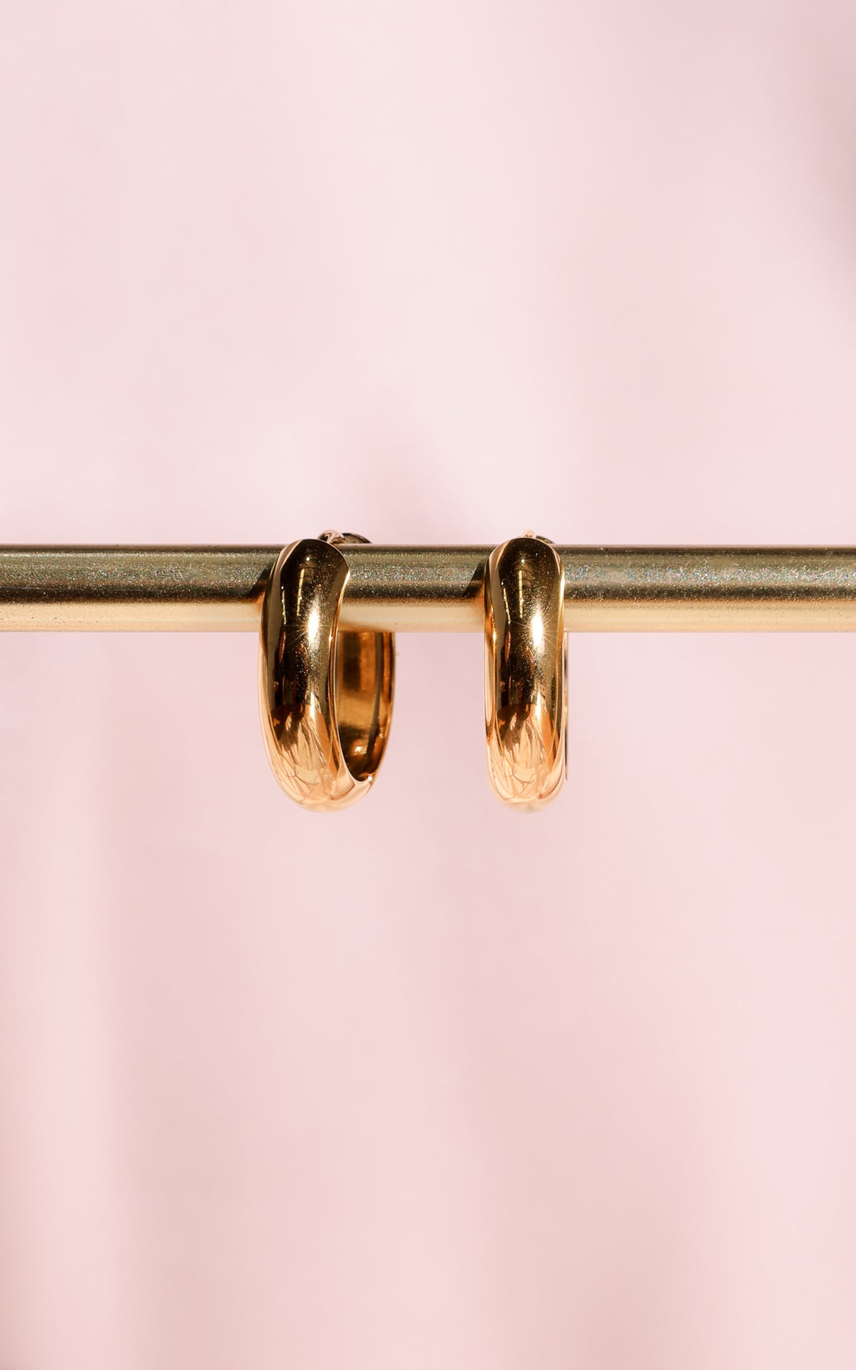 Henrey Hoop Earrings - Gold Classic