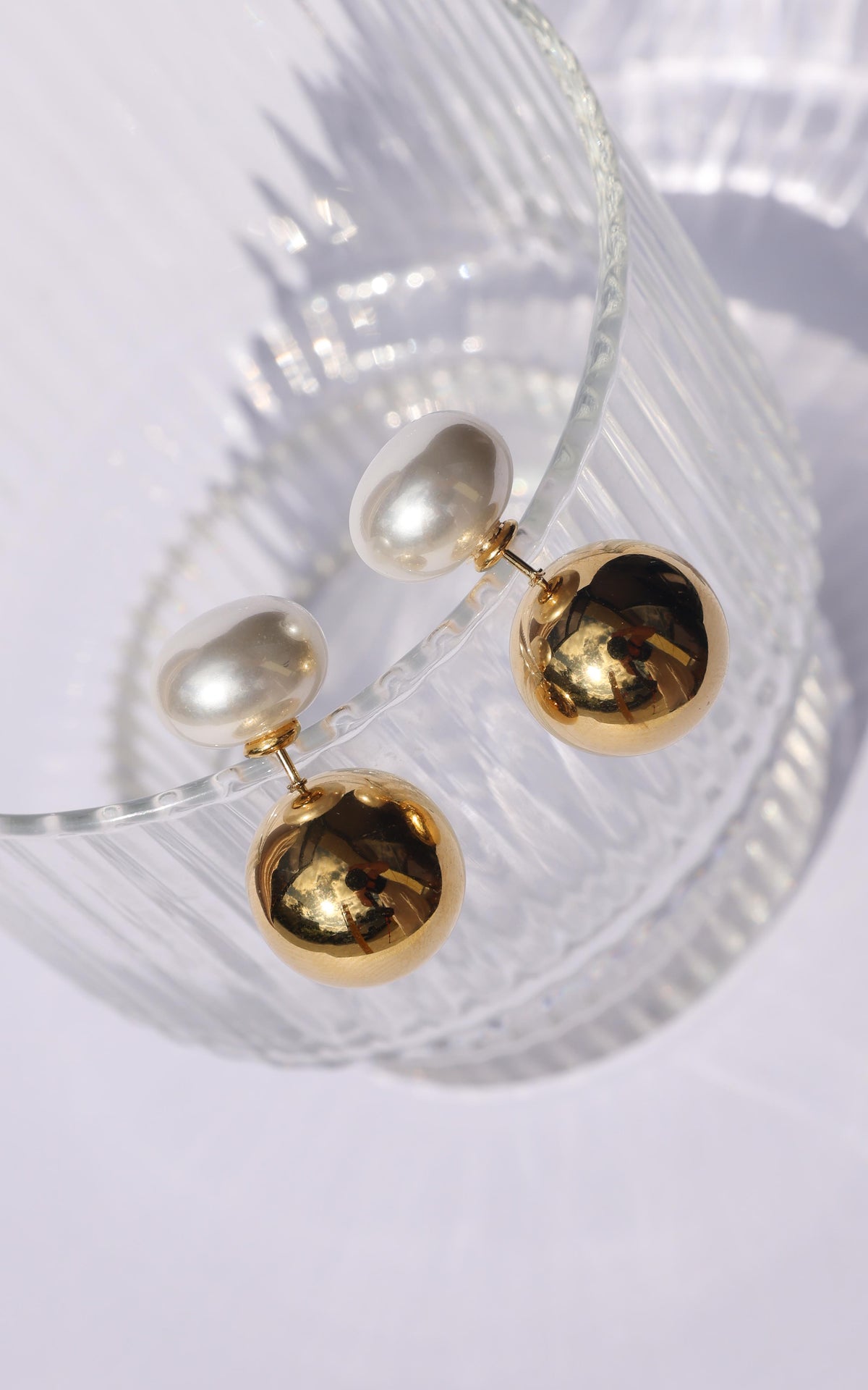 Immi Reversible Stud Earrings - Gold Big Ball Pearl