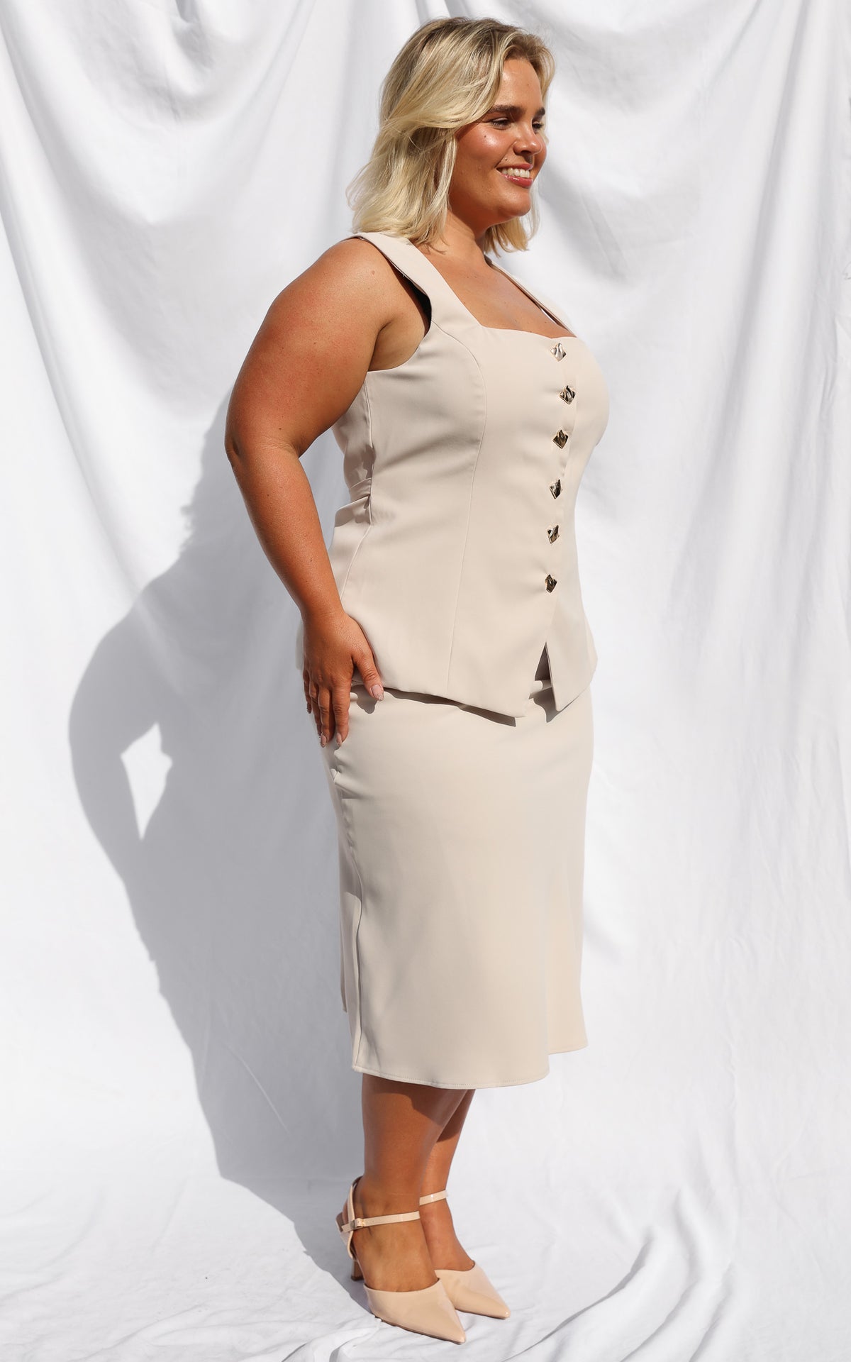 Inez Vest Top - Beige