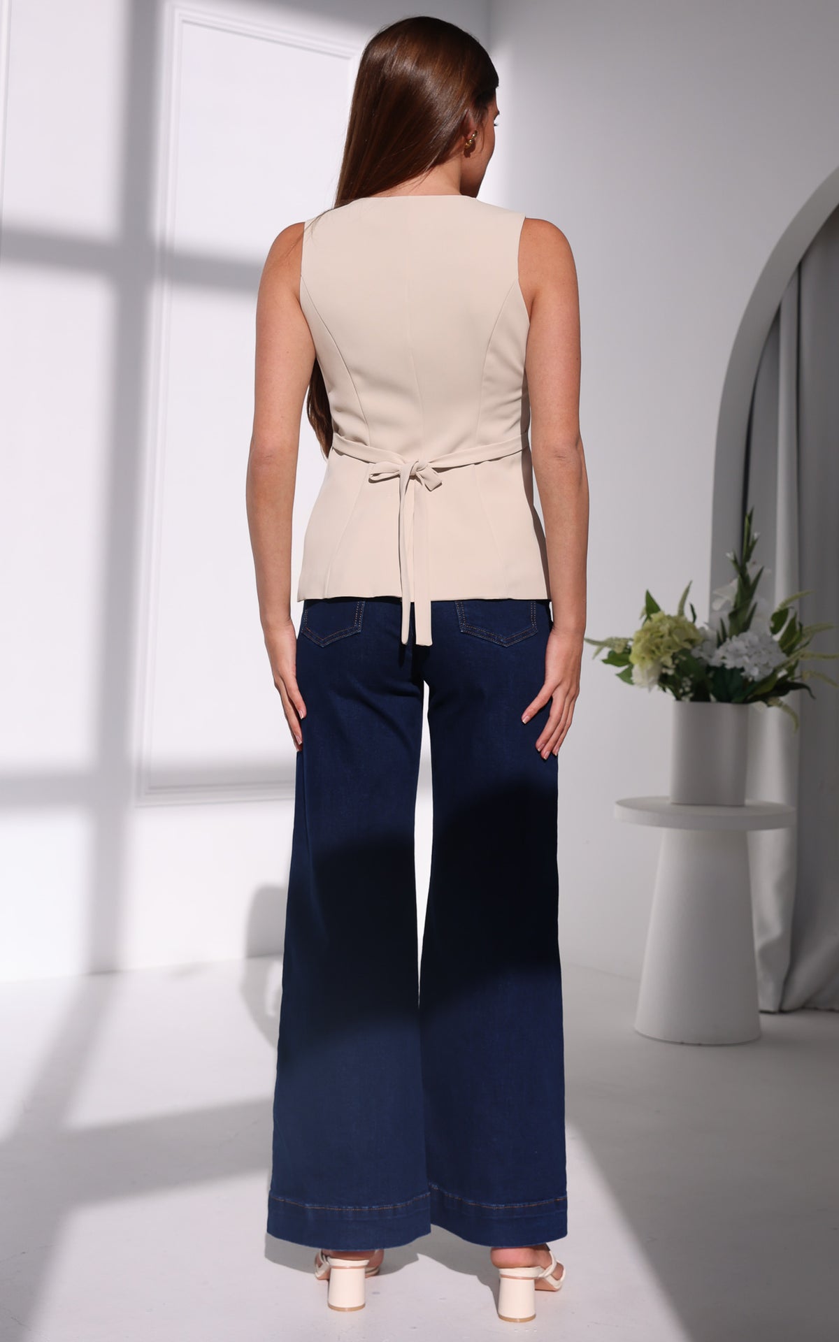 Inez Vest Top - Beige