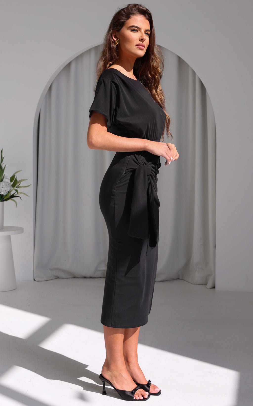 Kobe Short Sleeve Midi Dress - Black