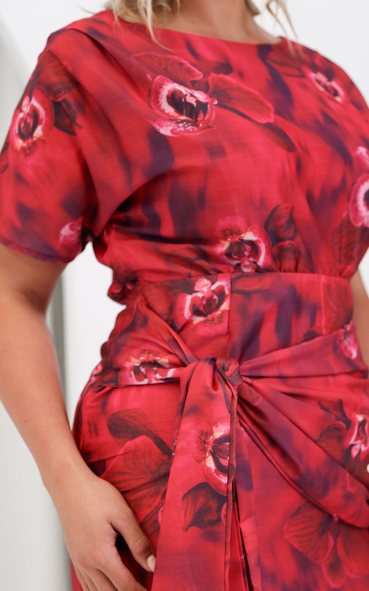 Kobe Short Sleeve Midi Dress - Berry Red Floral