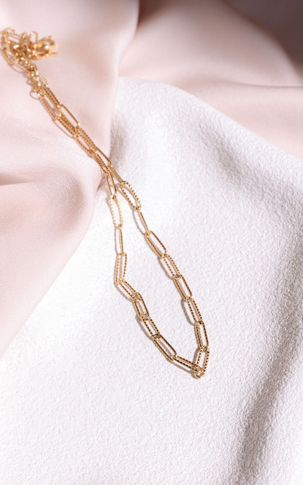 Lakelyn Necklace - Gold Textured Chain
