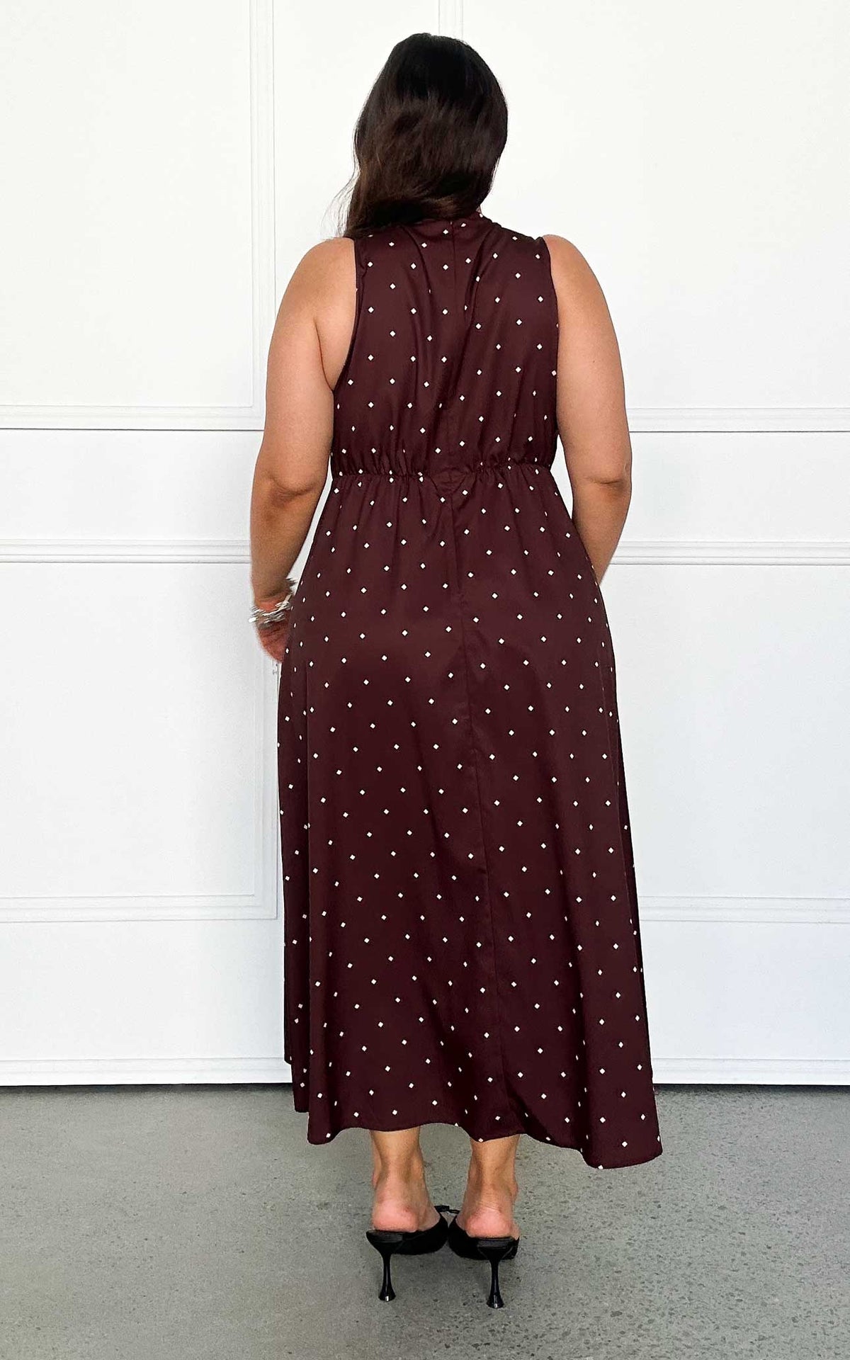Liora Sleeveless Maxi Dress - Chocolate Brown Cream Diamond