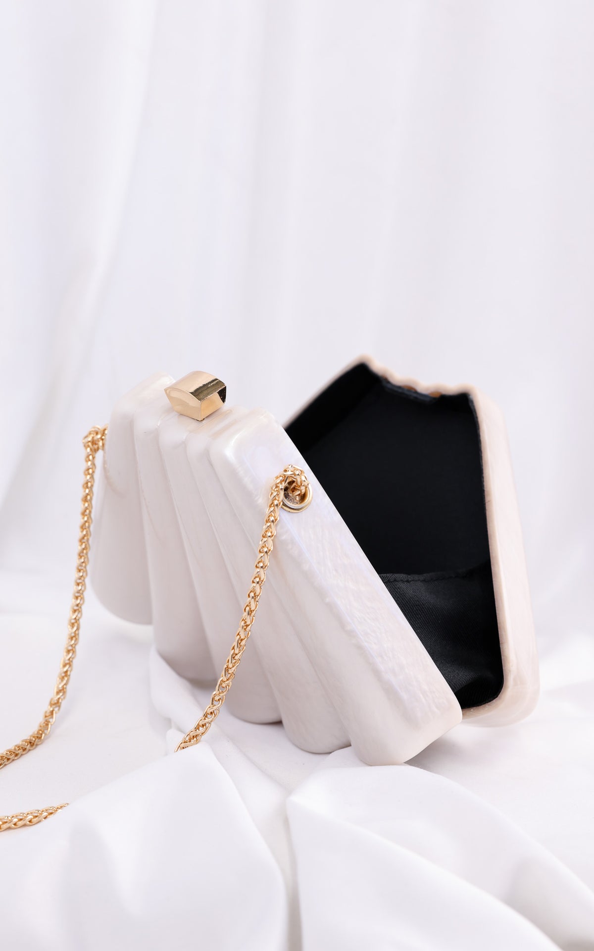 Quincia Shell Clutch Bag - Ivory Pearl