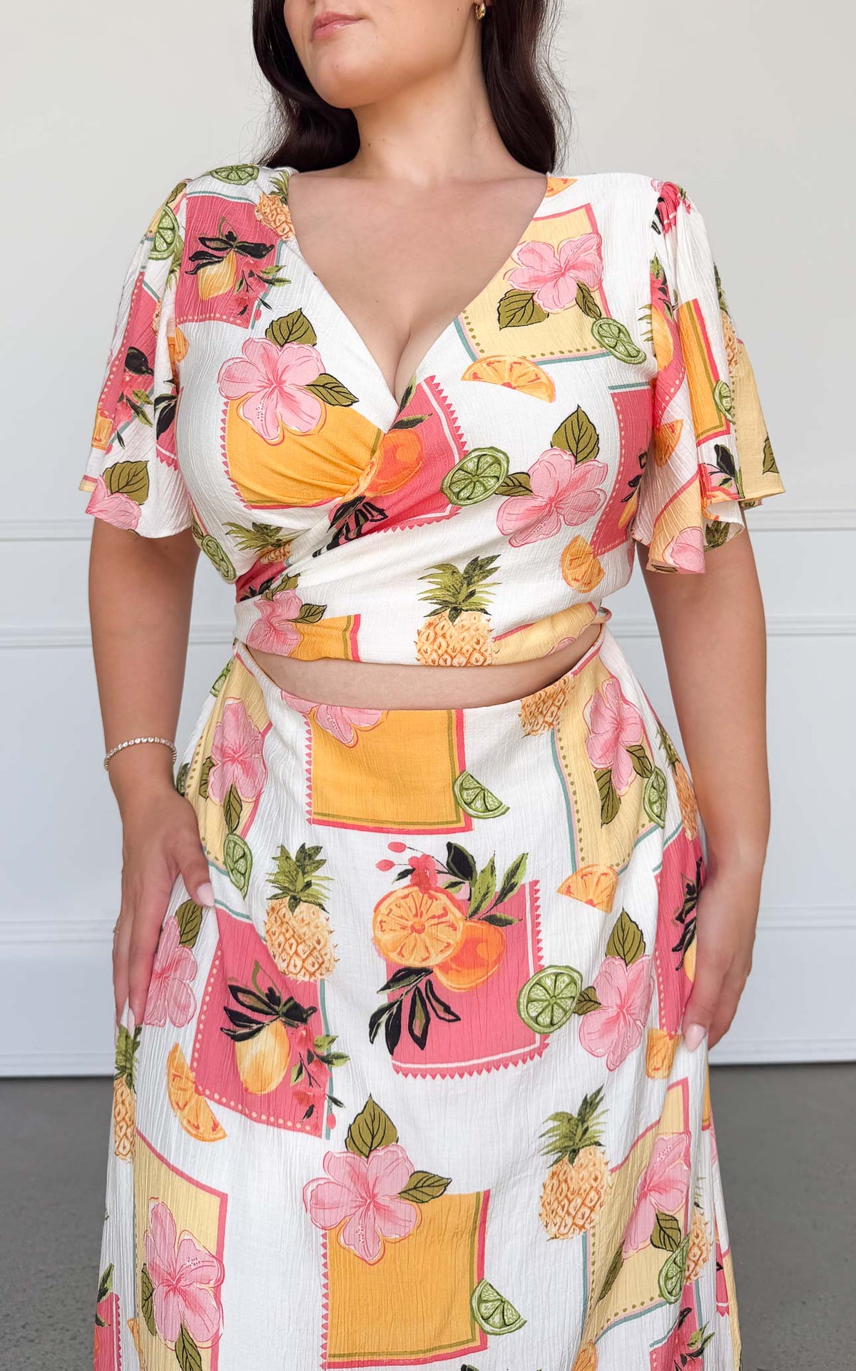Roza Short Sleeve Maxi Dress - White Pineapple Tropical Print