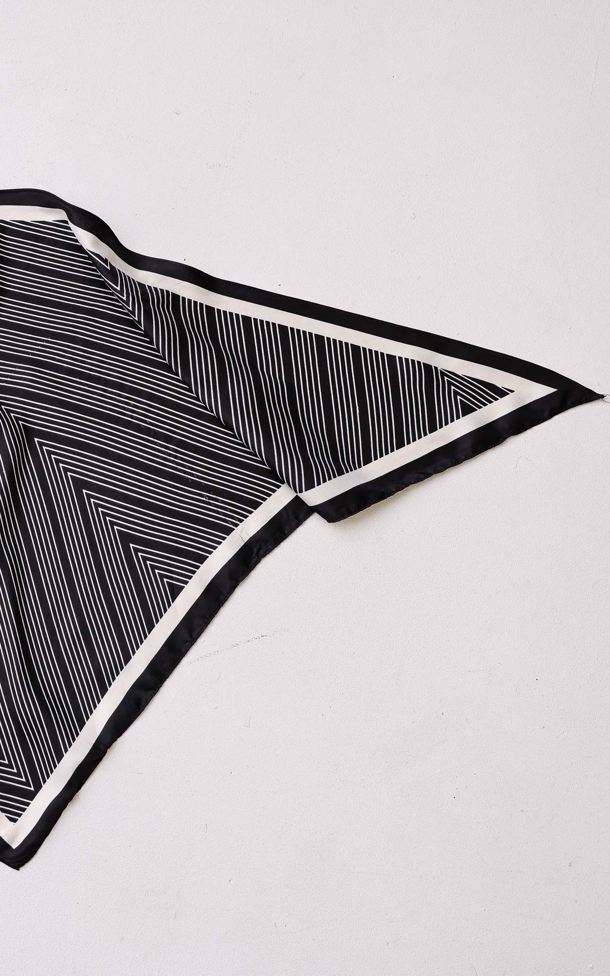 Reece Triangle Bandana - Black Zigzag Print