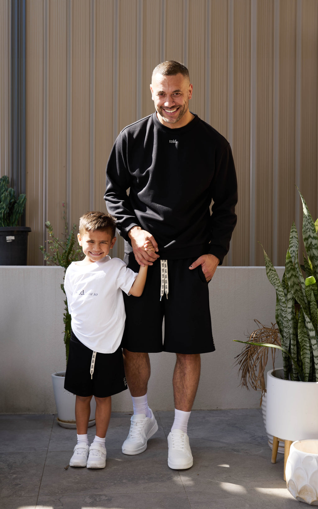 Tobi Unisex Crew Neck Jumper - Black