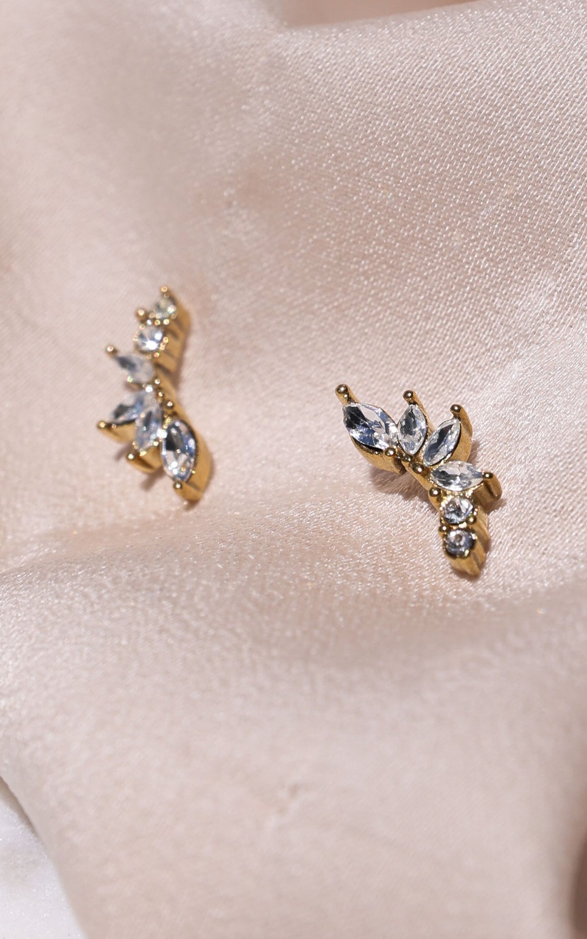 Stelli Dainty Stud Earrings - Gold Crescent