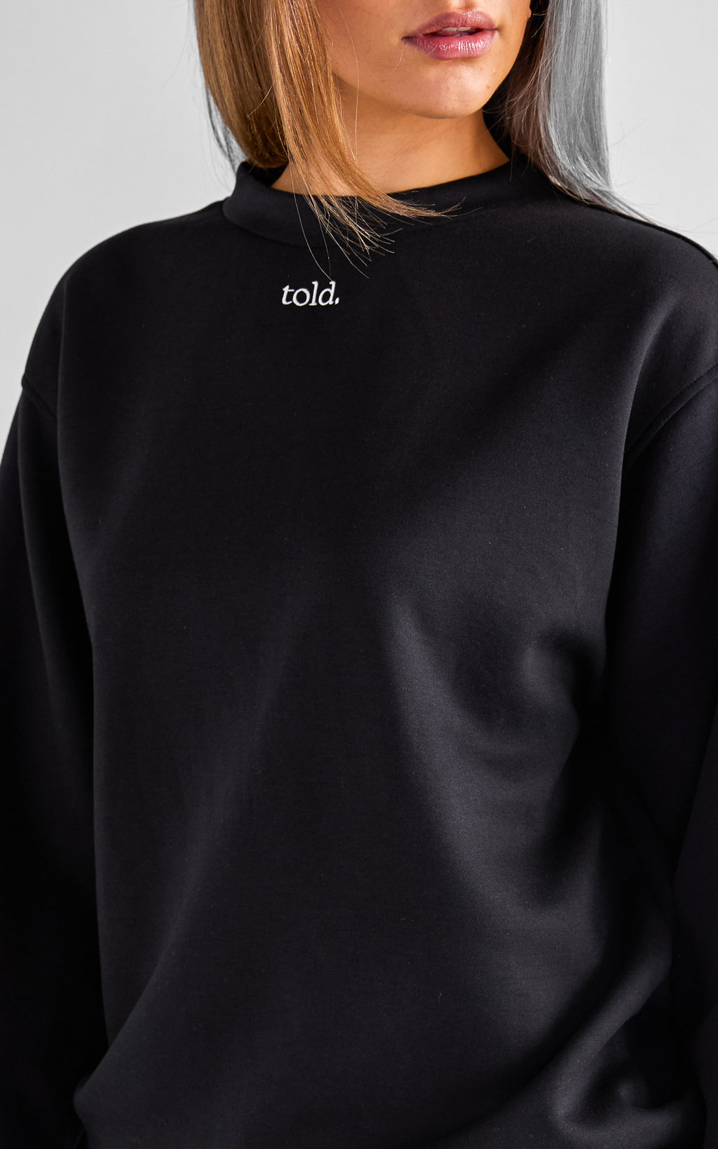 Tobi Unisex Crew Neck Jumper - Black