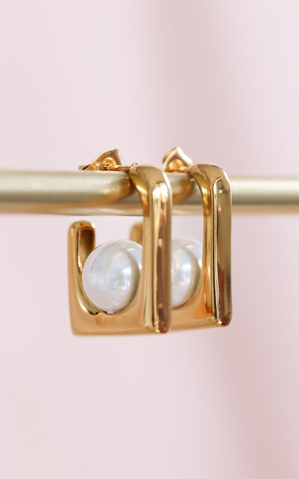 Venezio Hoop Earrings - Gold Square Pearl
