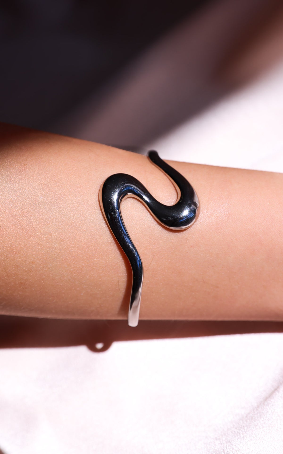Zantali Cuff Bangle - Silver Geo Wave