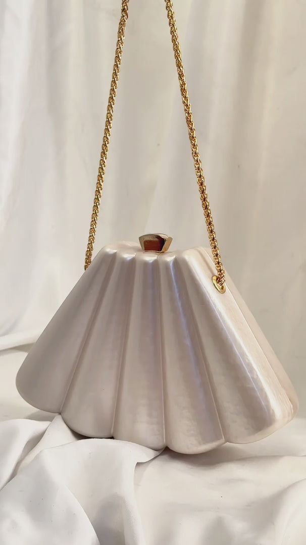 Quincia Shell Clutch Bag - Ivory Pearl