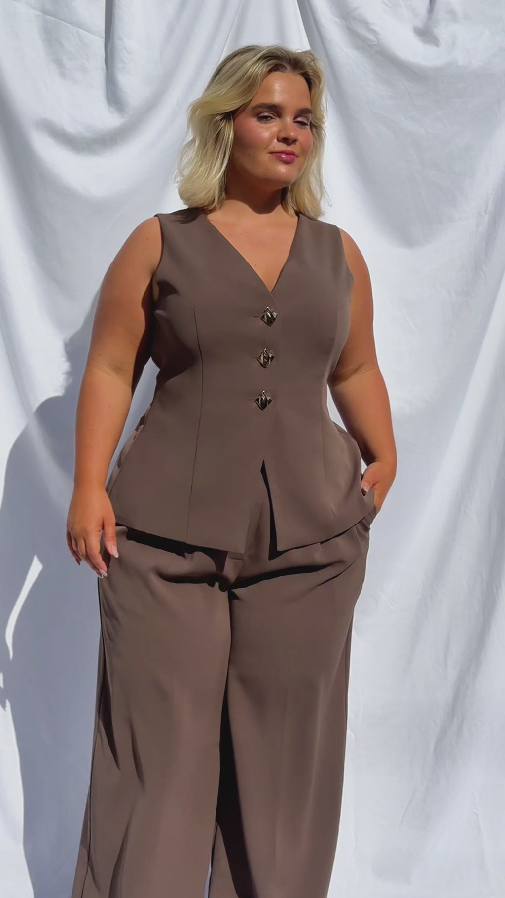 Carson Vest Top - Coffee Brown