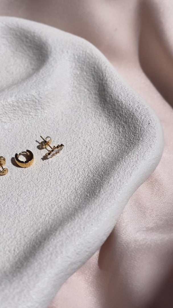 Cori Dainty Earring Set - Gold Classic Heart