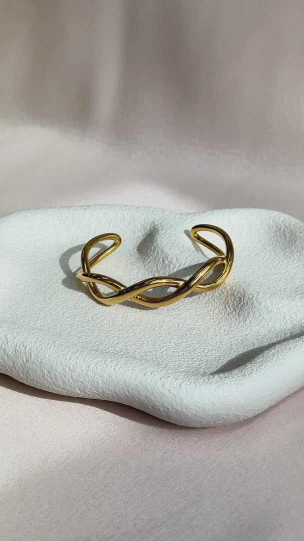 Ellerby Cuff Bangle - Gold Weave