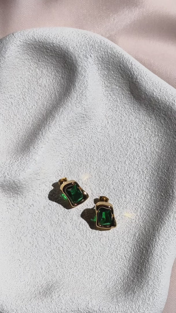 Topazia Stud Earrings - Gold Green Stone