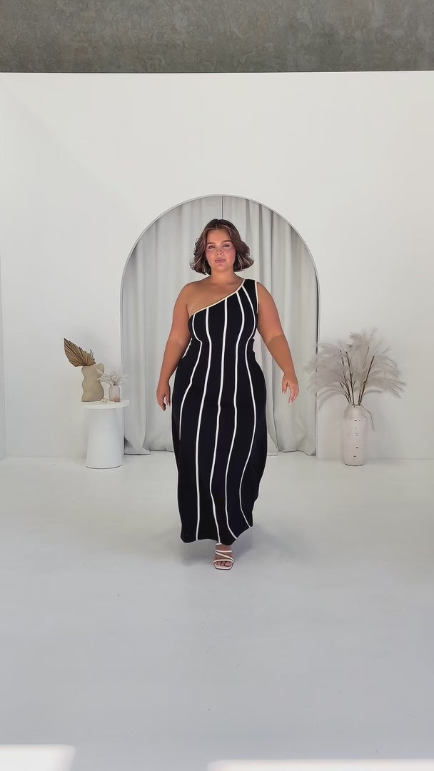 Finlee Maxi Dress - Black White