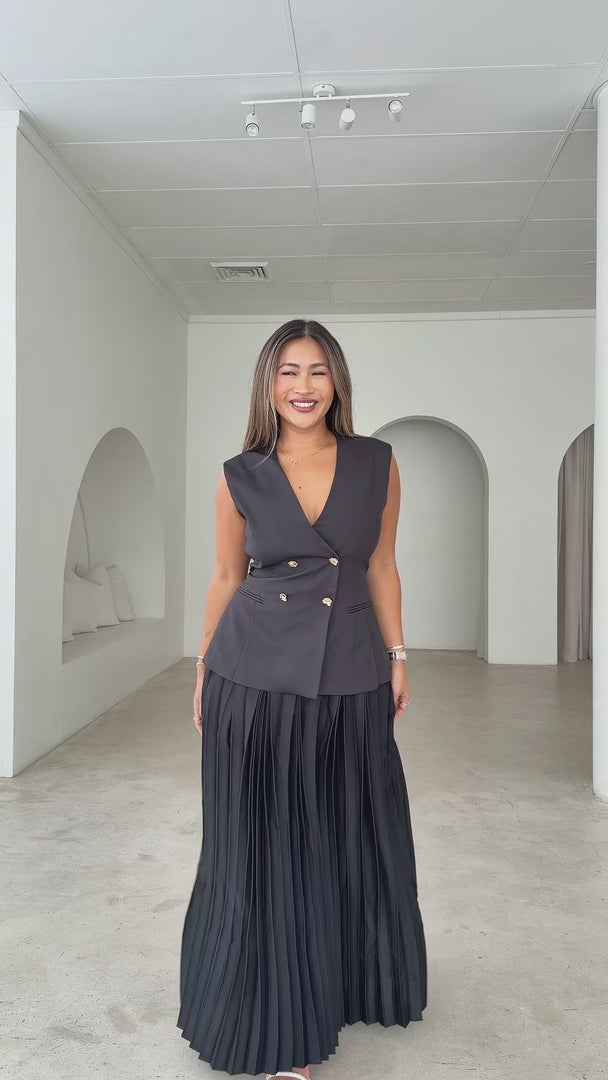 Huxleigh Vest Maxi Dress - Black