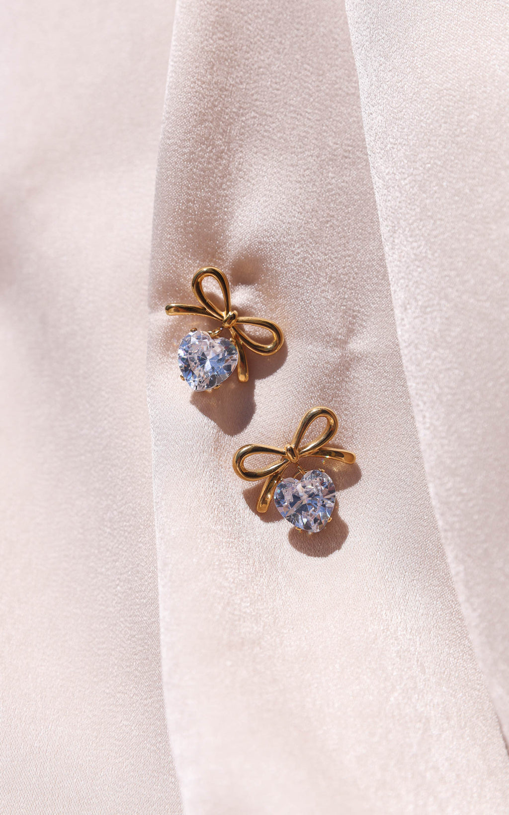 Tilla Drop Stud Earrings - Gold Bow Heart Stone